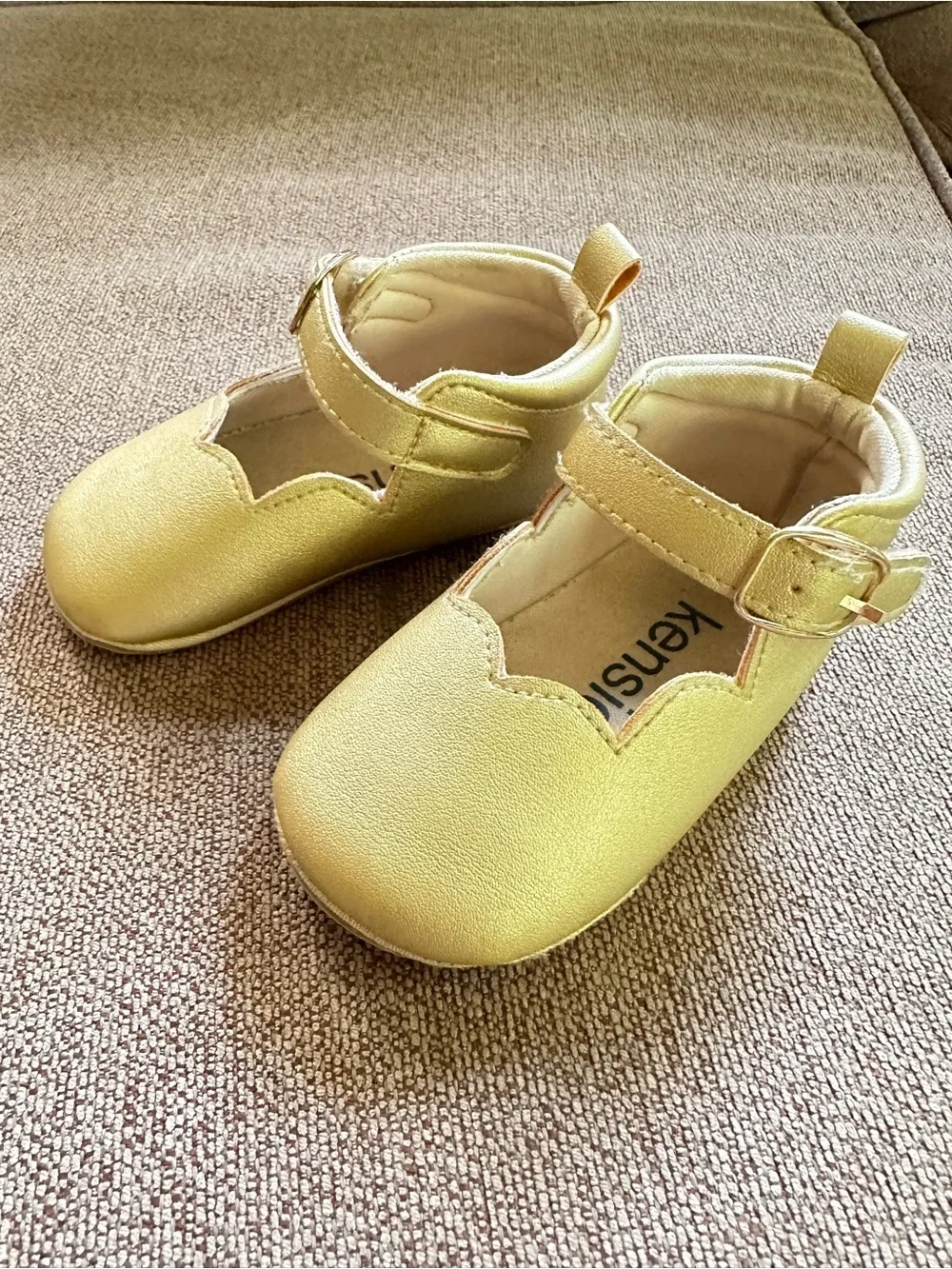 Toddler Girls' size 4 Gold Mary Jane Shoes